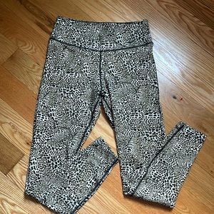 COPY - Nike Dri-Fit leopard print